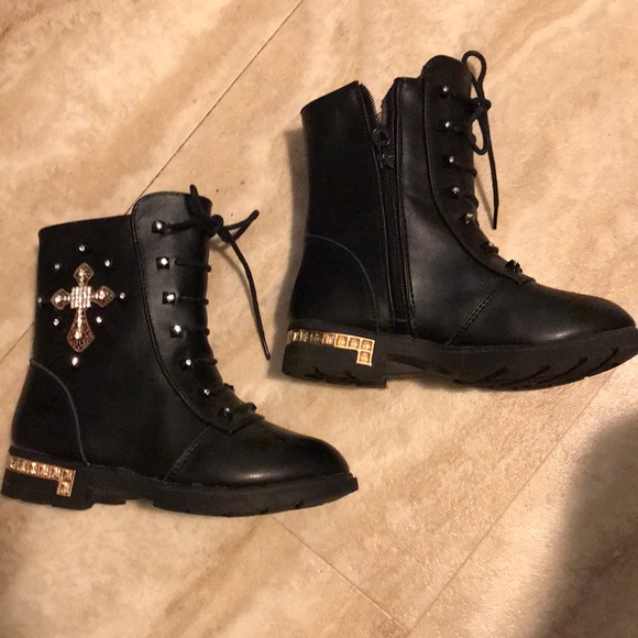 NWOT decorated  child’s boots - Picture 1 of 6